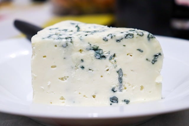 can you freeze blue cheese at home