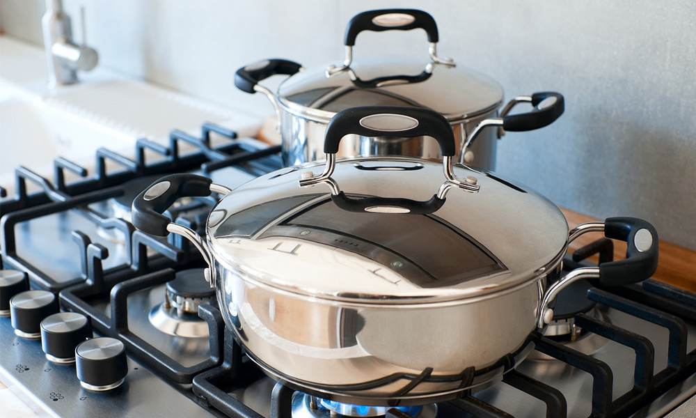 Pros and Cons of Stainless Steel Cookware - Real Food Enthusiast Cons Of Stainless Steel Cookware